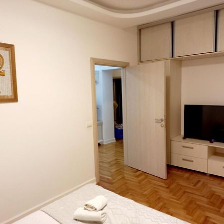 Apartment Alex Belgrado Buitenkant foto