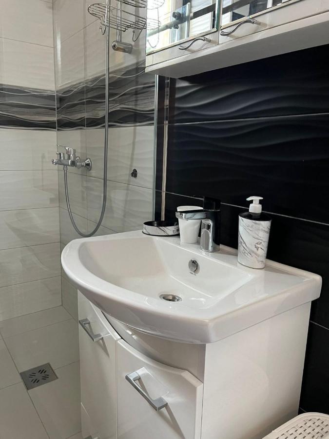 Apartment Alex Belgrado Buitenkant foto