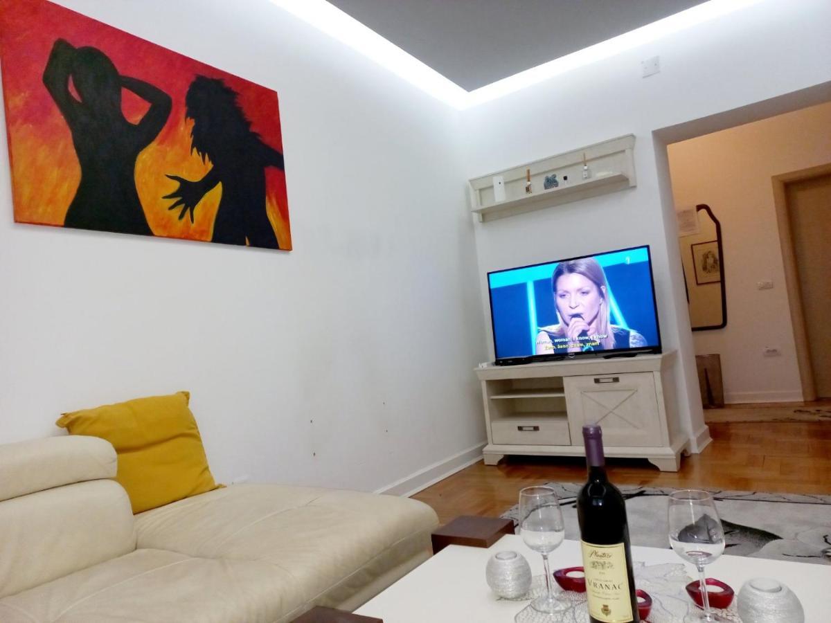 Apartment Alex Belgrado Buitenkant foto